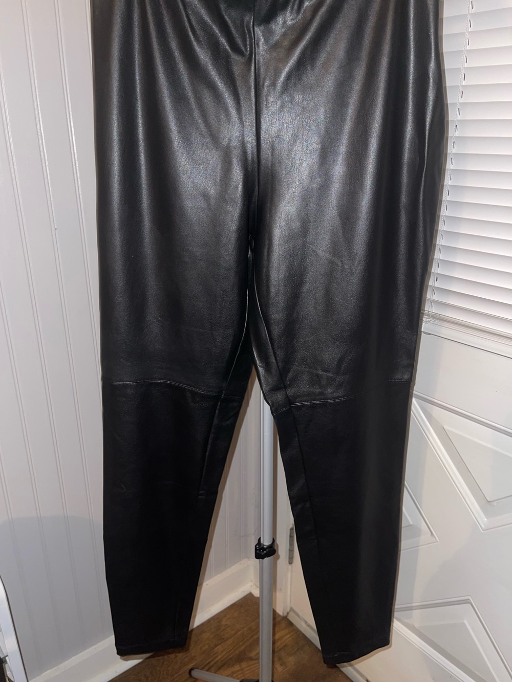 Lisa Rinna Collection Black Faux Leather Women's Pants